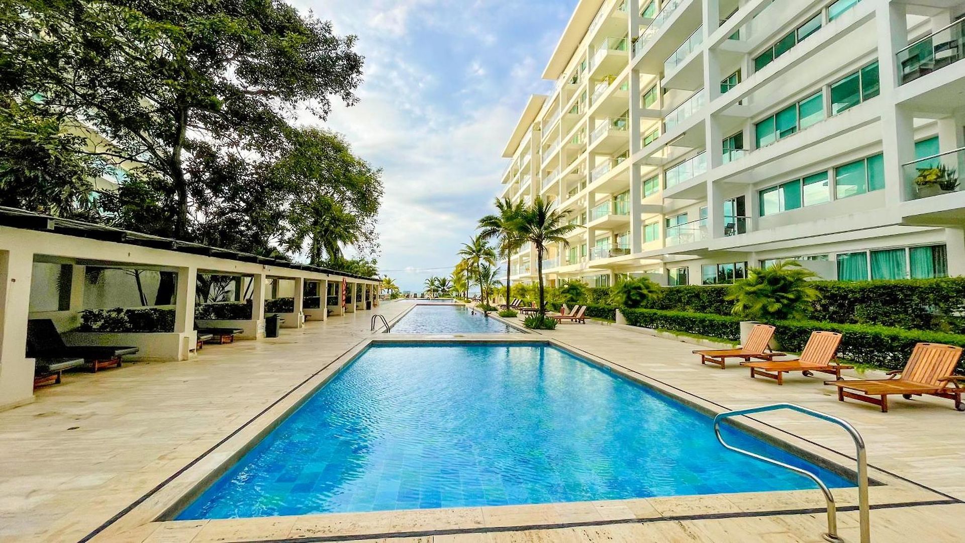 Comodos Aptos En Morros3 Con Salida Directa A La Playa, Piscina&parking *