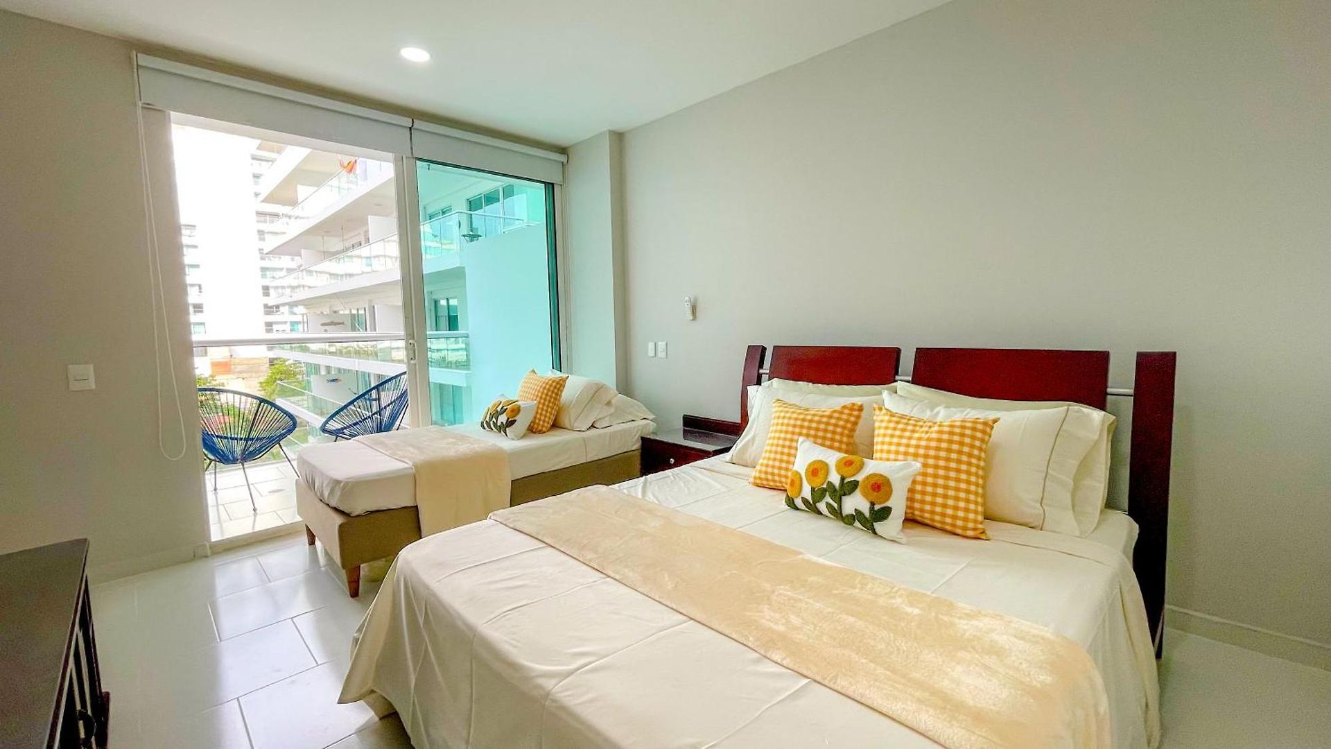 Comodos Aptos En Morros3 Con Salida Directa A La Playa, Piscina&parking Apartamento