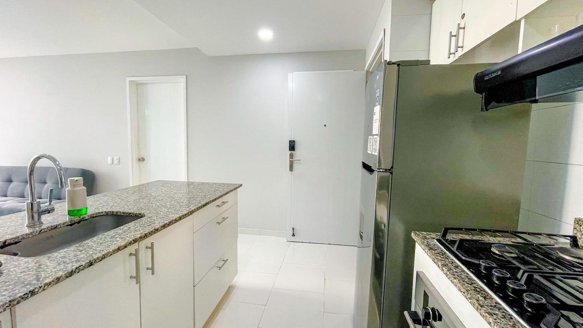 Comodos Aptos En Morros3 Con Salida Directa A La Playa, Piscina&parking Apartamento
