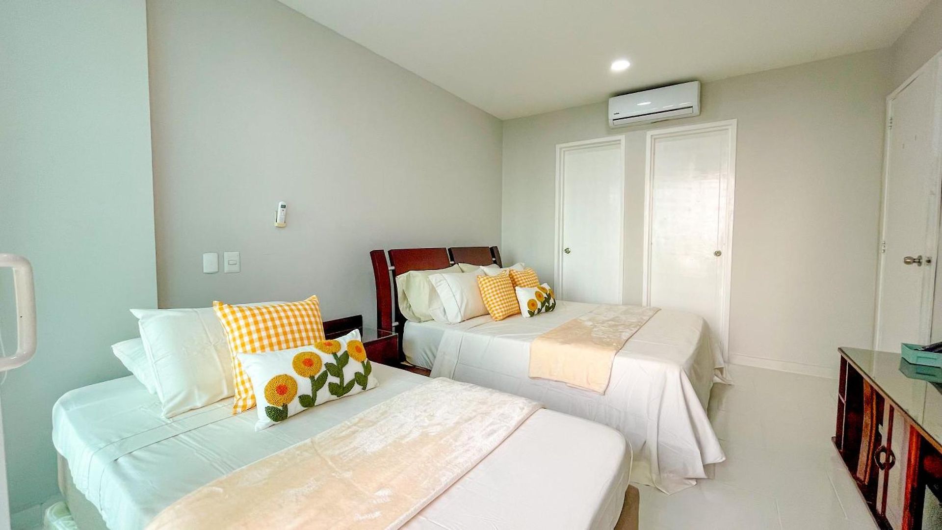 Apartamento Comodos Aptos En Morros3 Con Salida Directa A La Playa, Piscina&parking