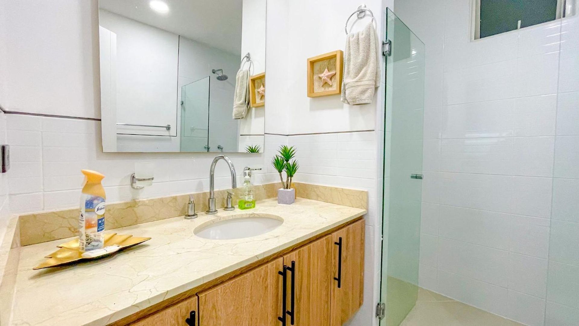 Apartamento Comodos Aptos En Morros3 Con Salida Directa A La Playa, Piscina&parking