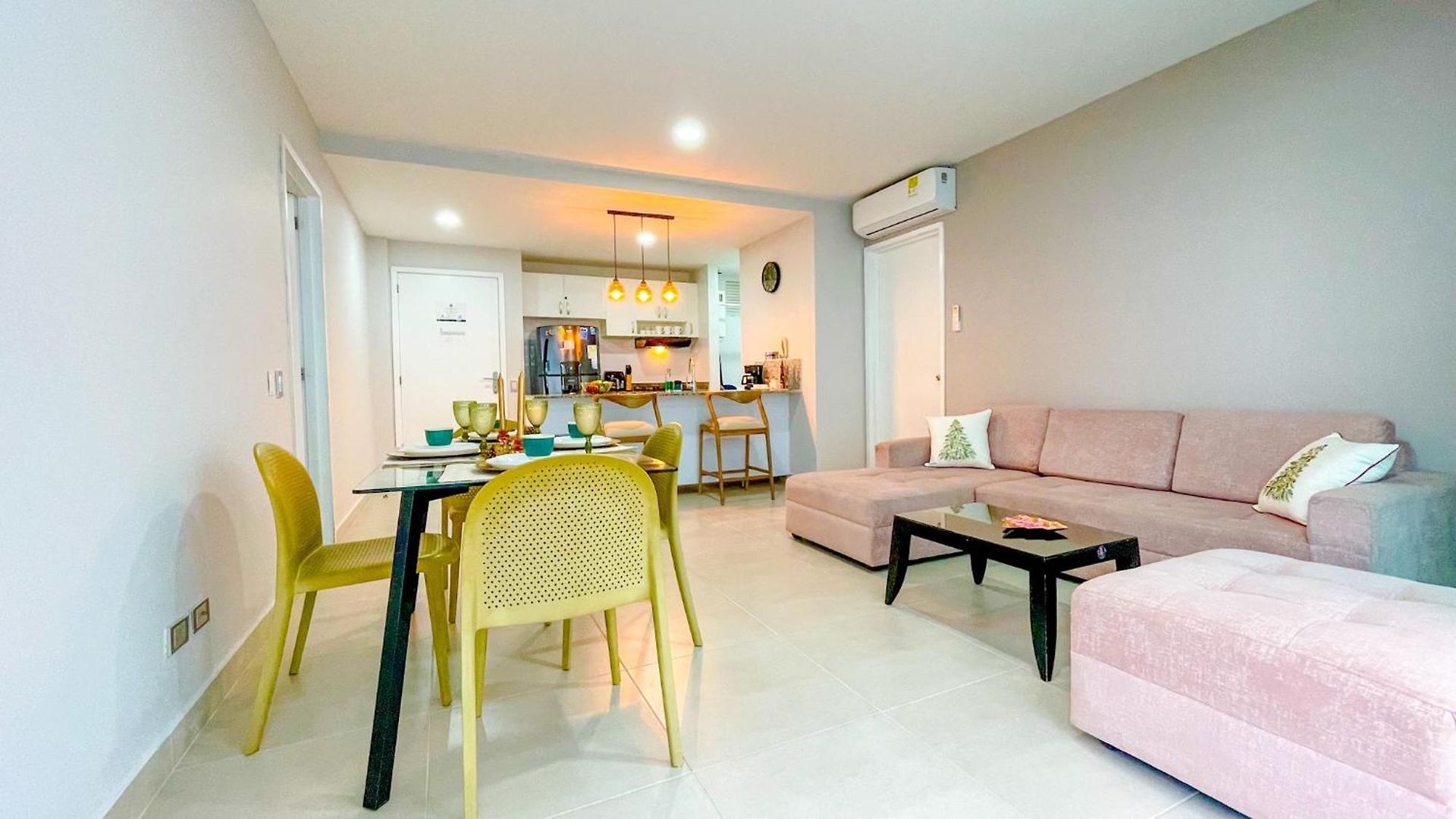 Comodos Aptos En Morros3 Con Salida Directa A La Playa, Piscina&parking Apartamento