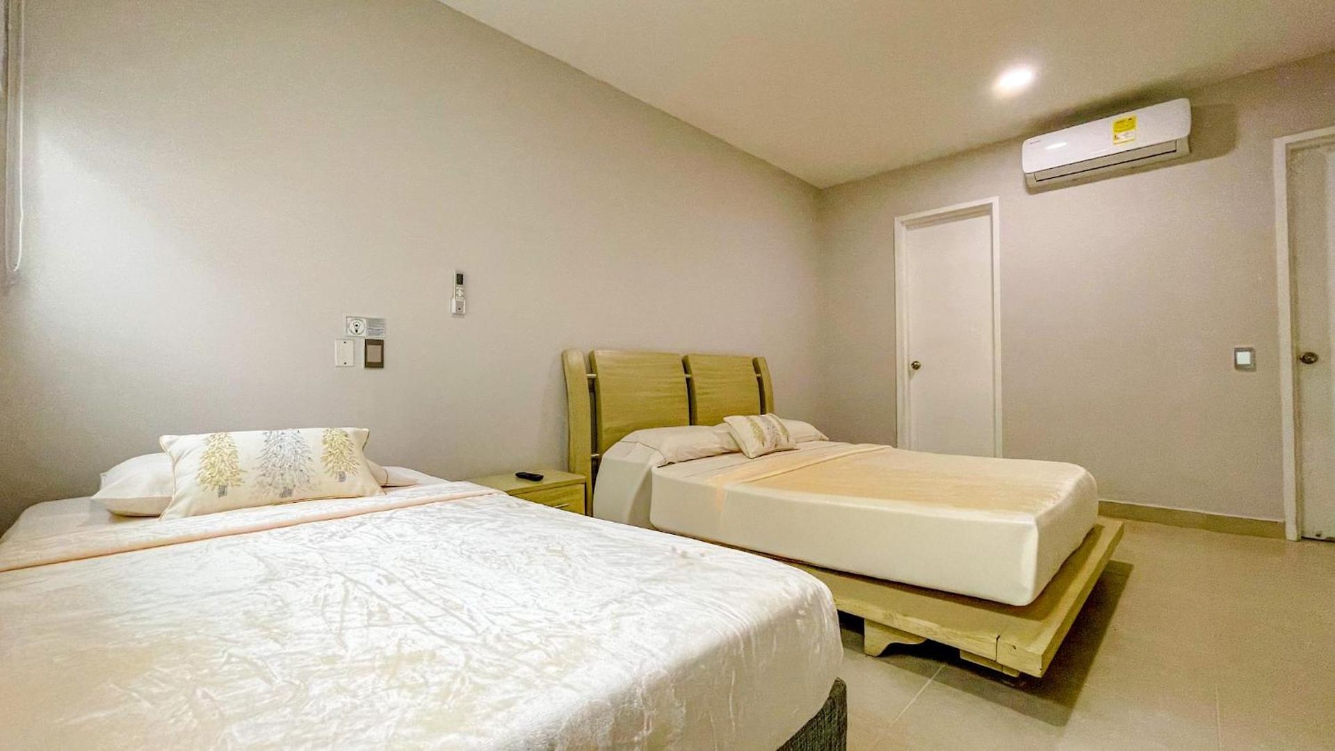 Comodos Aptos En Morros3 Con Salida Directa A La Playa, Piscina&parking