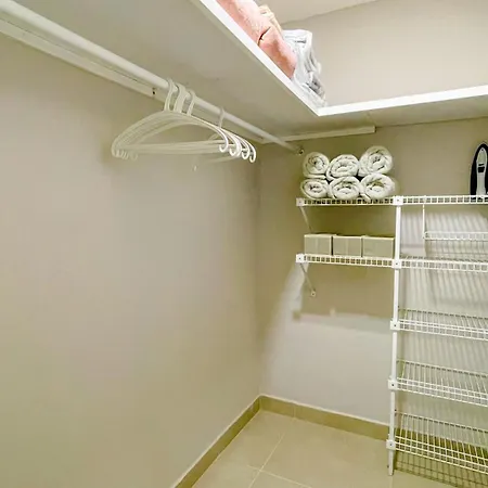 Apartamento Comodos Aptos En Morros3 Con Salida Directa A La Playa, Piscina&parking