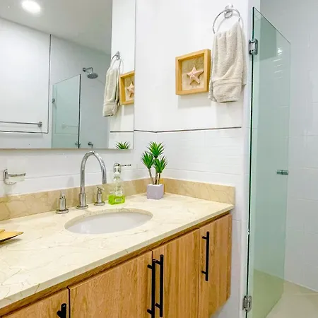 Apartamento Comodos Aptos En Morros3 Con Salida Directa A La Playa, Piscina&parking