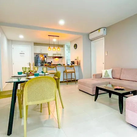 Comodos Aptos En Morros3 Con Salida Directa A La Playa, Piscina&parking Apartamento
