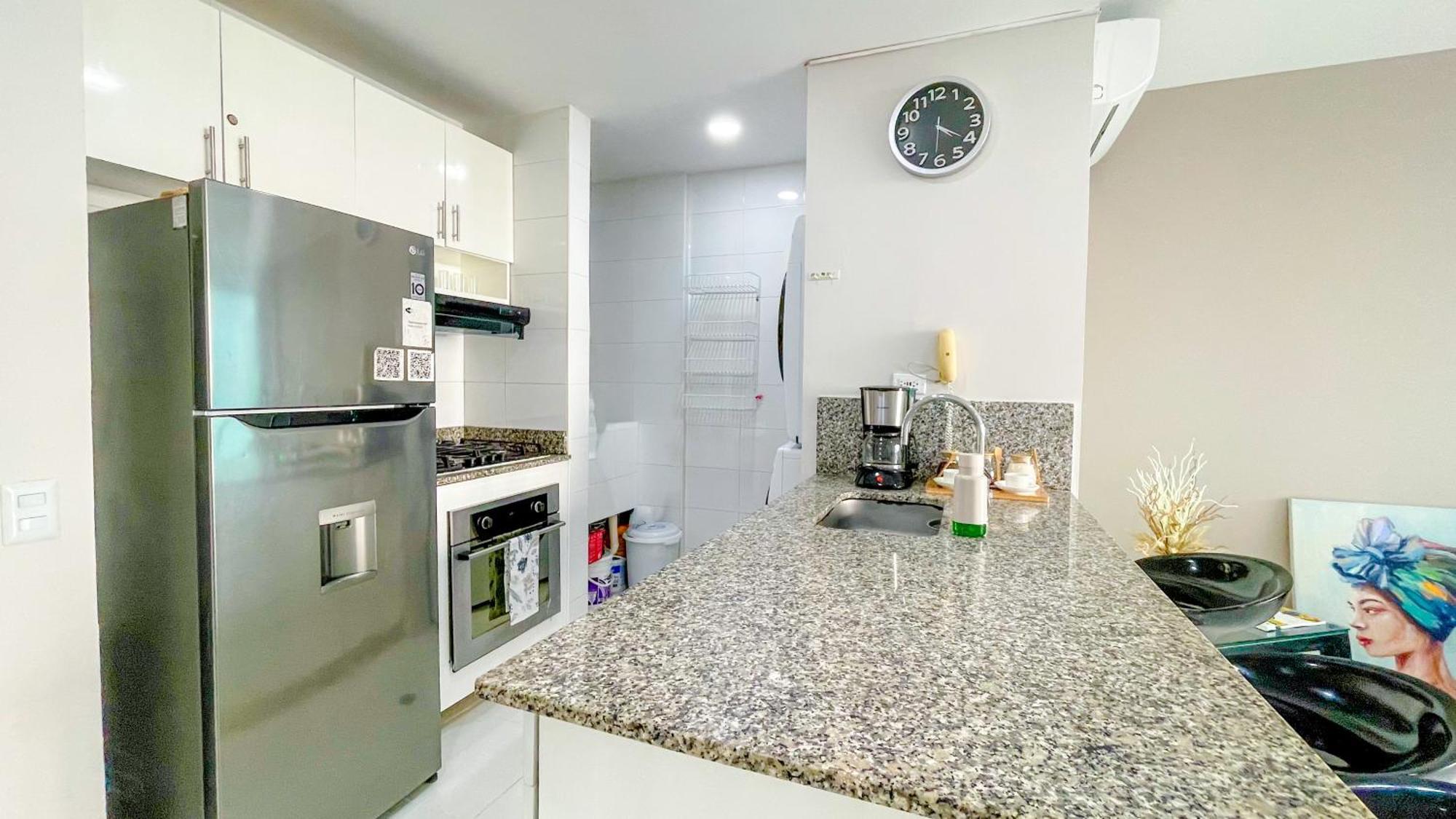Comodos Aptos En Morros3 Con Salida Directa A La Playa, Piscina&parking Apartamento